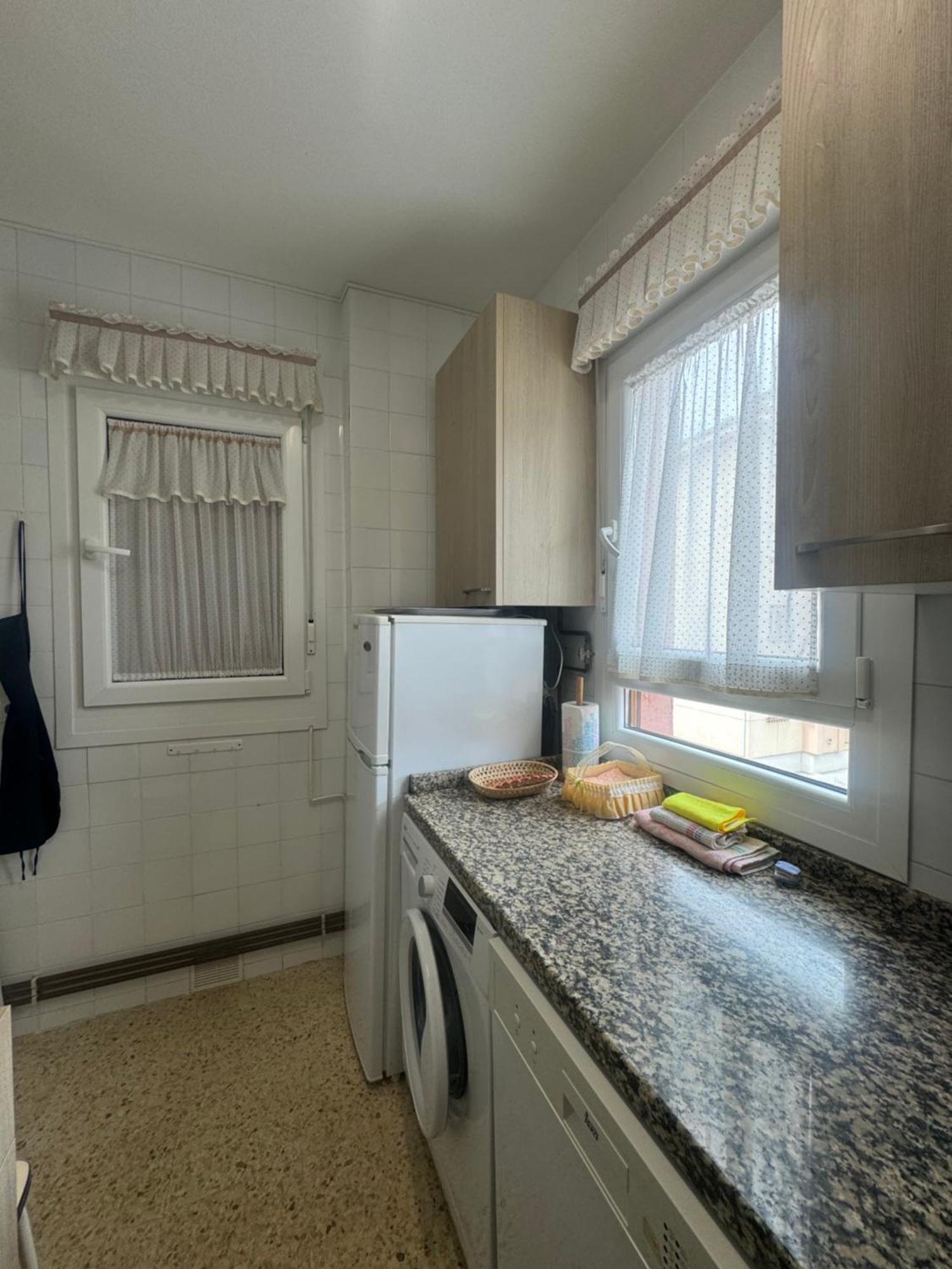 Apartamento En Llanes Con Plaza De Garaje Cubierta Extérieur photo
